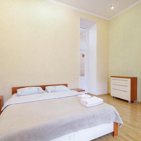 Pushkinskaya 14 Aparts Apartment โอเดสซา ภายนอก รูปภาพ