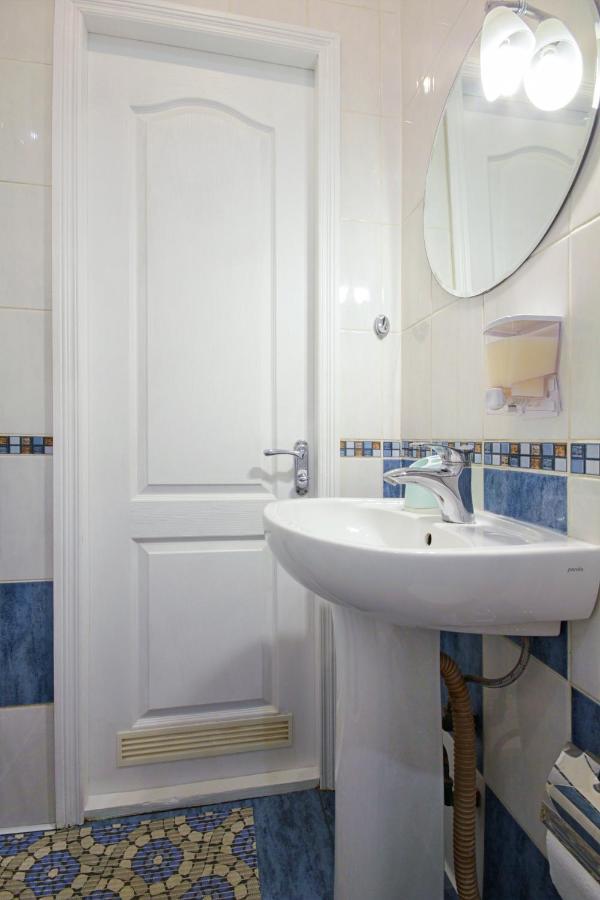 Pushkinskaya 14 Aparts Apartment โอเดสซา ภายนอก รูปภาพ