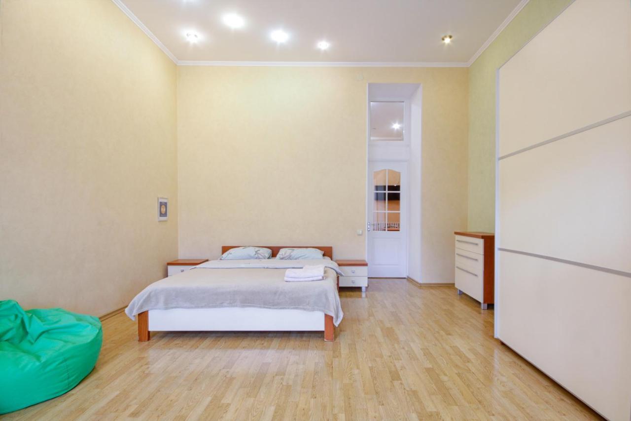 Pushkinskaya 14 Aparts Apartment โอเดสซา ภายนอก รูปภาพ